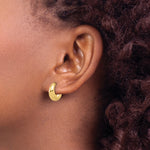 Gold Graduating Hinged Hoop Earrings - 10k Yellow Gold / 5.5 mm