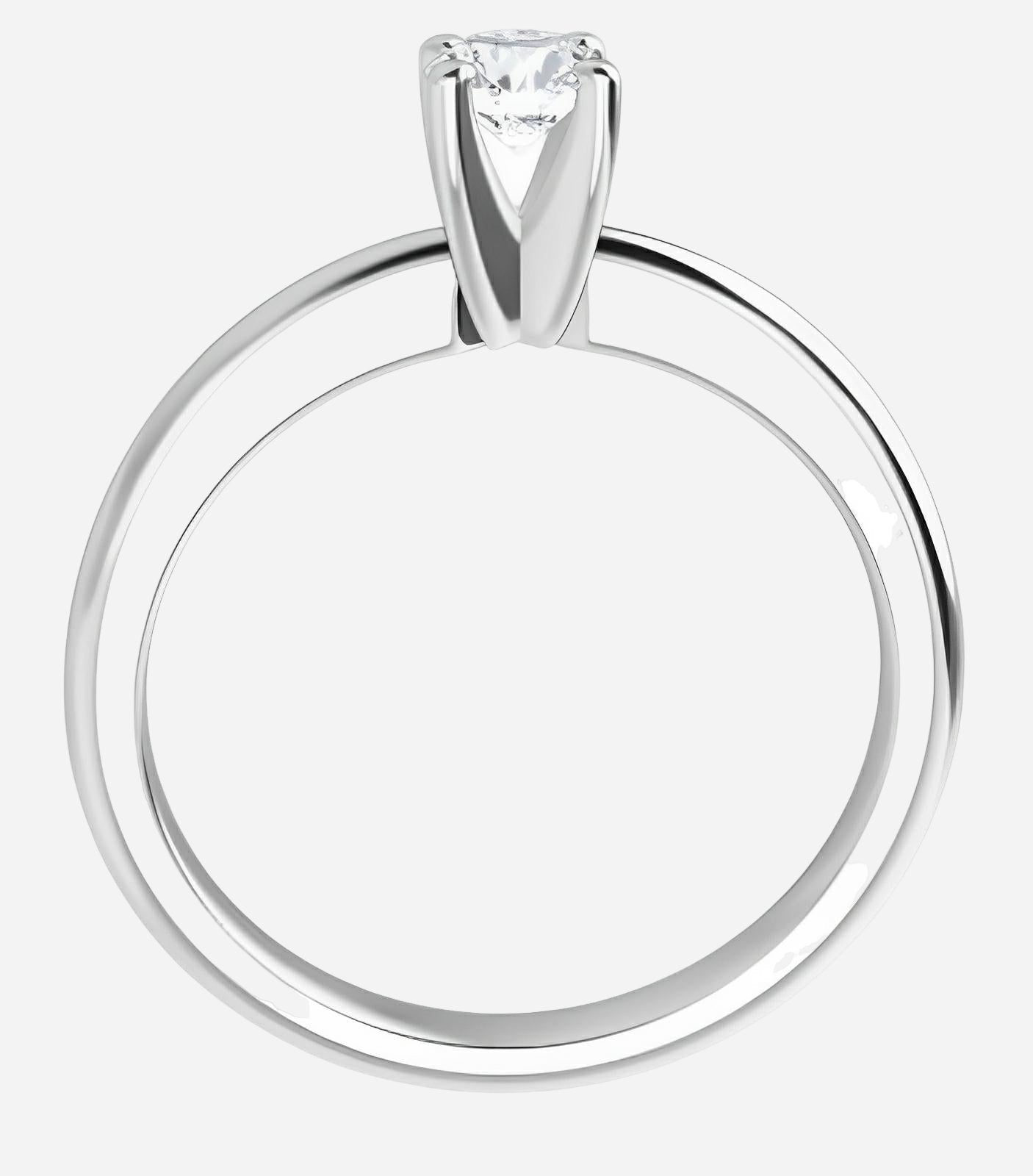 Continuum silver  with 4mm moissanite