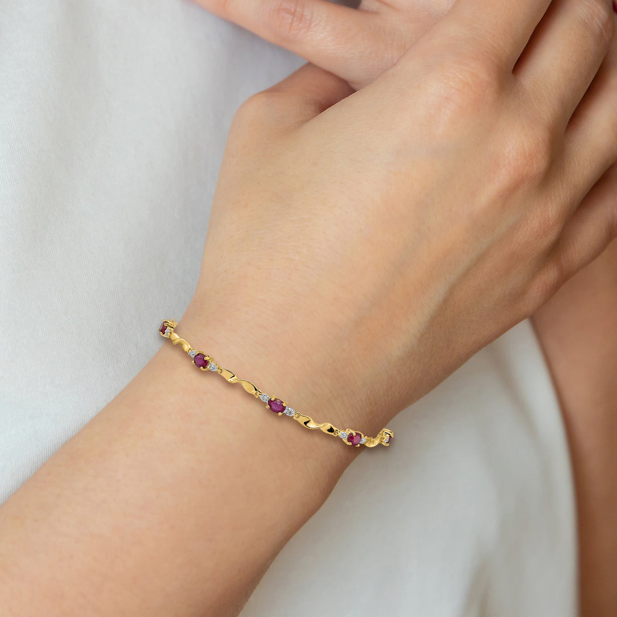 Diamond Oval Emerald Twisted Link 7 inch Bracelet - 14k Yellow Gold / Ruby / Complete Ruby
