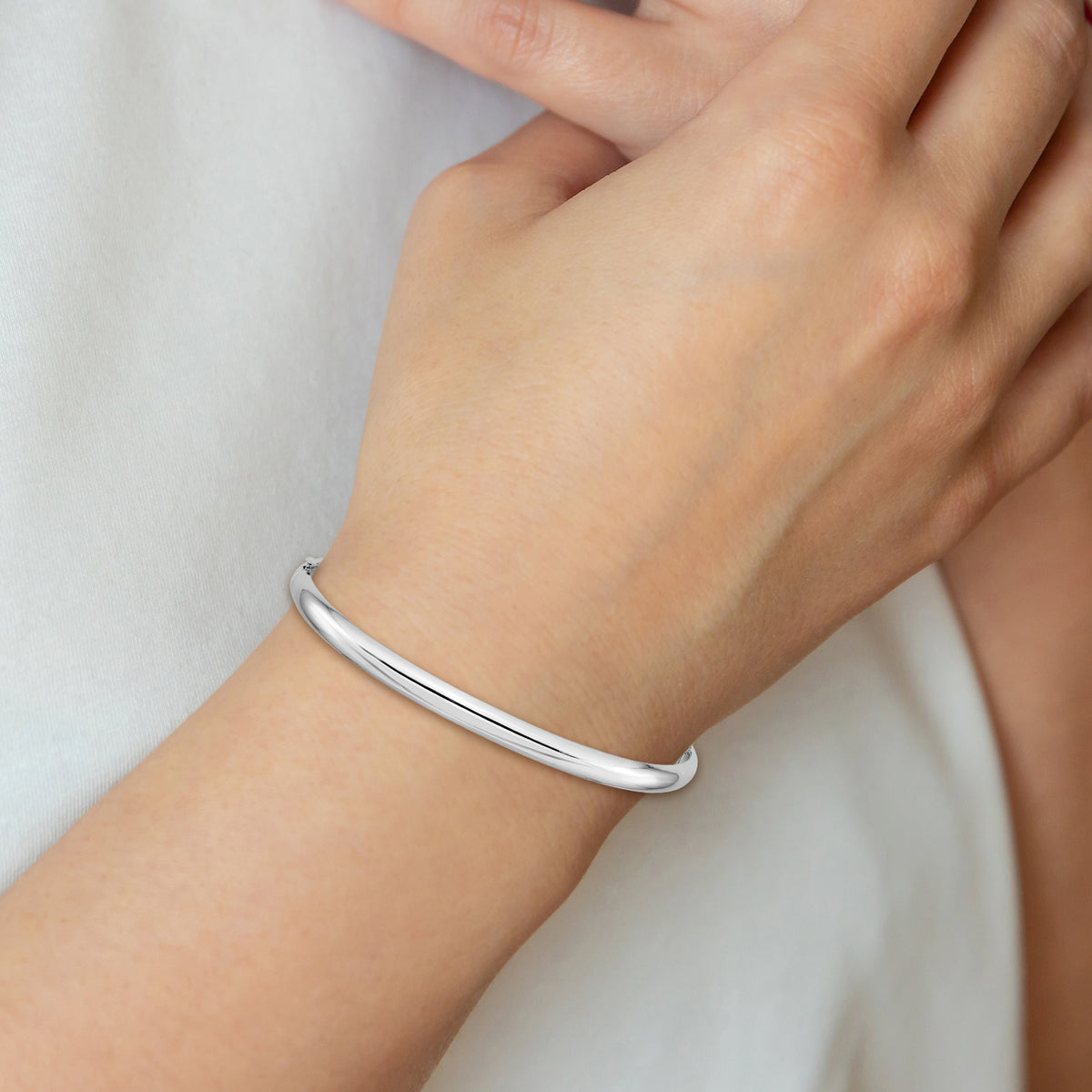 Gold High Polished Hinged Bangle - 14k White Gold / 5 mm / 7.5 in