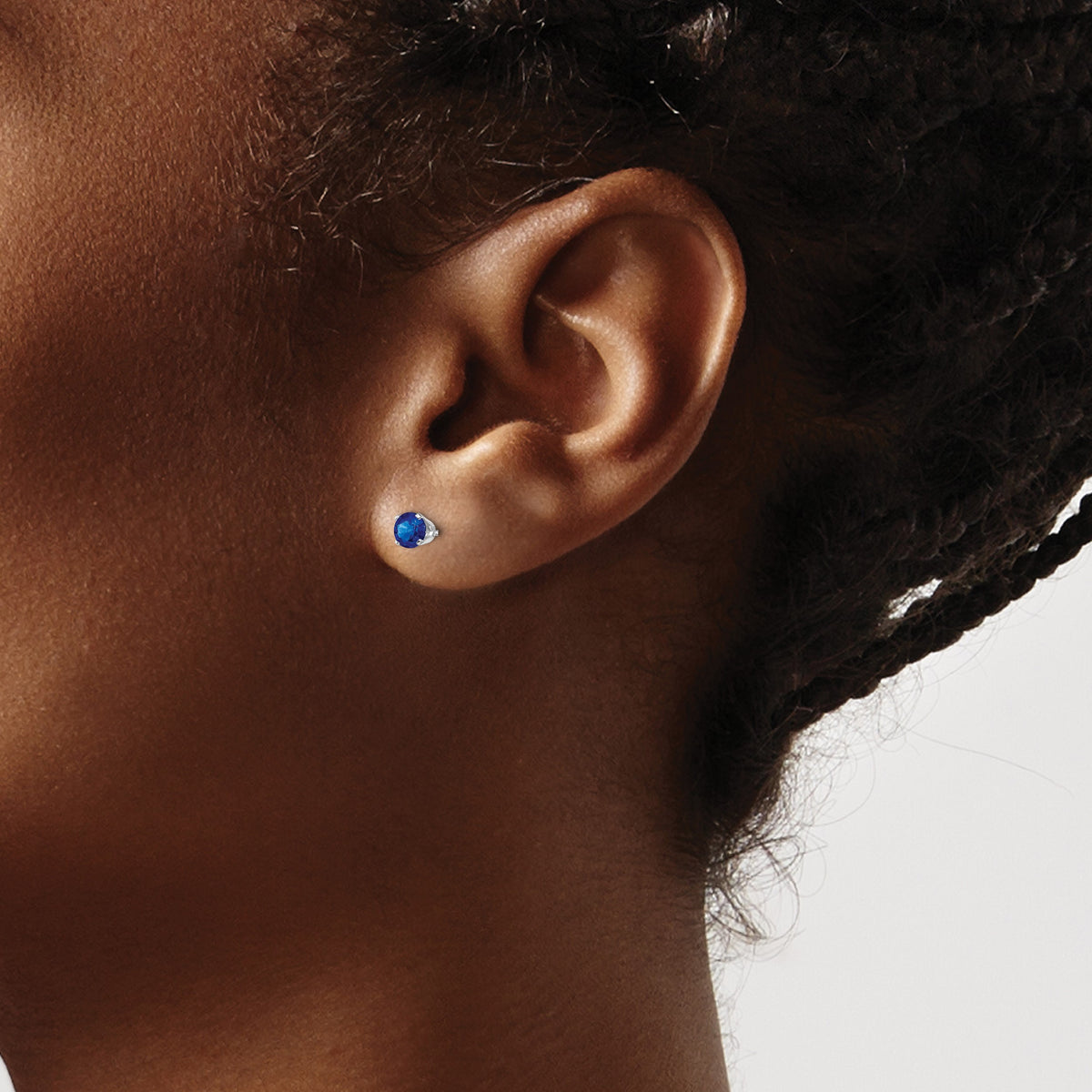 14k Round Gemstone Post Earrings - 14k White Gold / Sapphire / 4 mm